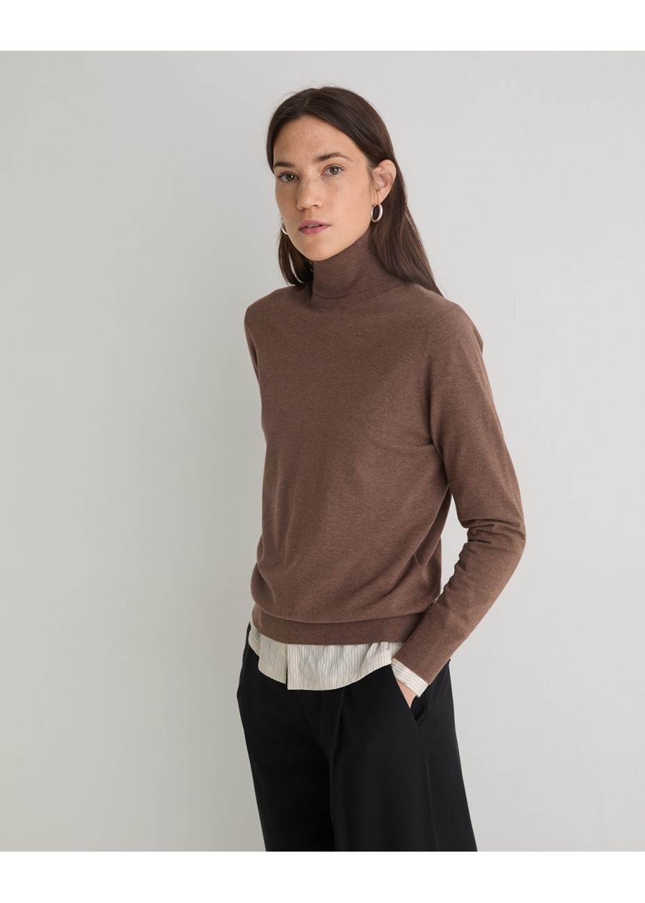 Jersey Yerse Cuello Cisne Marrón